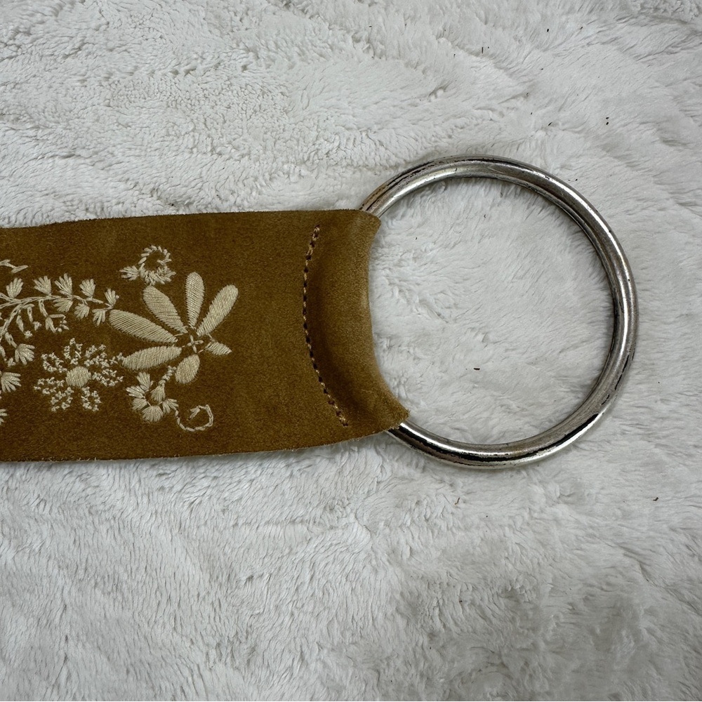 Vintage 80's Suede Leather Beige w Embroidered Cream Floral Belt Abercrombie & F - Picture 4 of 7